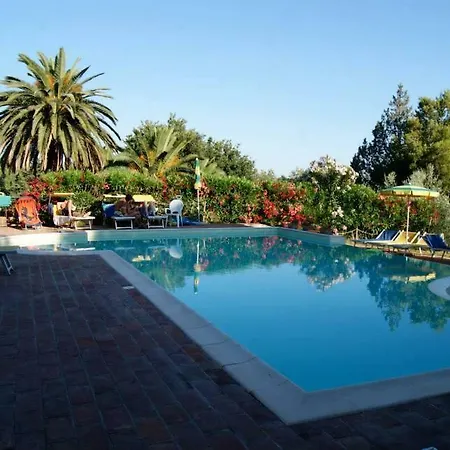 Dolce Aparthotel 4*